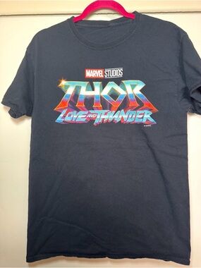 EUC Marvel Comic-Con Promo Thor Love and Thunder Navy T Shirt Mens Size Small